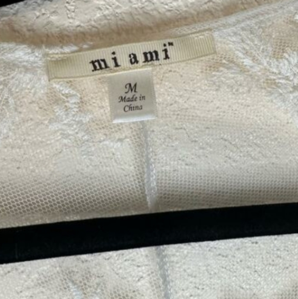 Francesca’s Miami Lace Bell Sleeve Cascading boho cover duster Medium - Picture 4 of 5